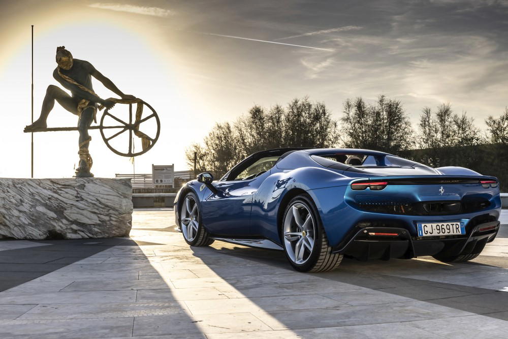 The rear view of the Ferrari 296 GTS