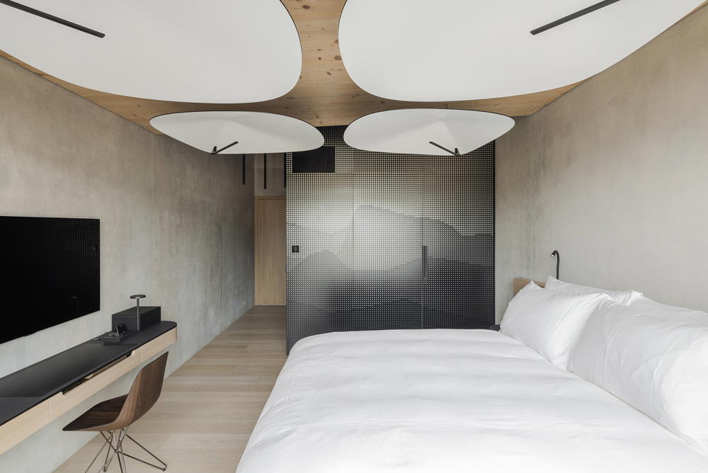 A contemporary, refined touch characterises the rooms