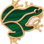Frog clip in yellow gold with malachite, mother-of-pearl, and onyx (Credit: Van Cleef & Arpels)