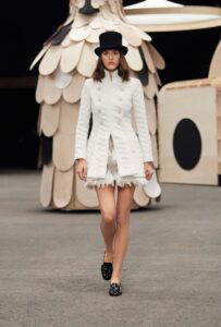 Look 1 (Credit: Chanel)
