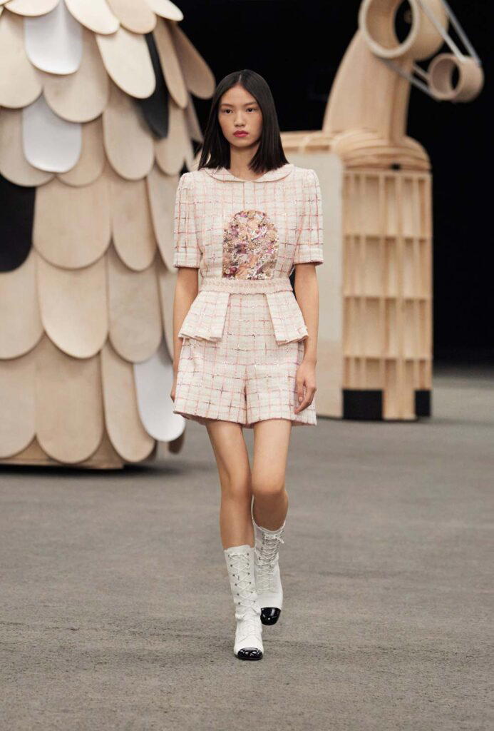 Look 15 (Credit: Chanel)