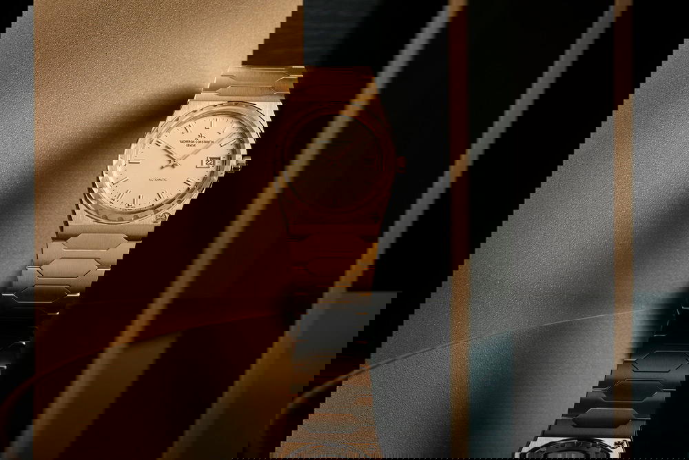 Historiques 222 in yellow gold