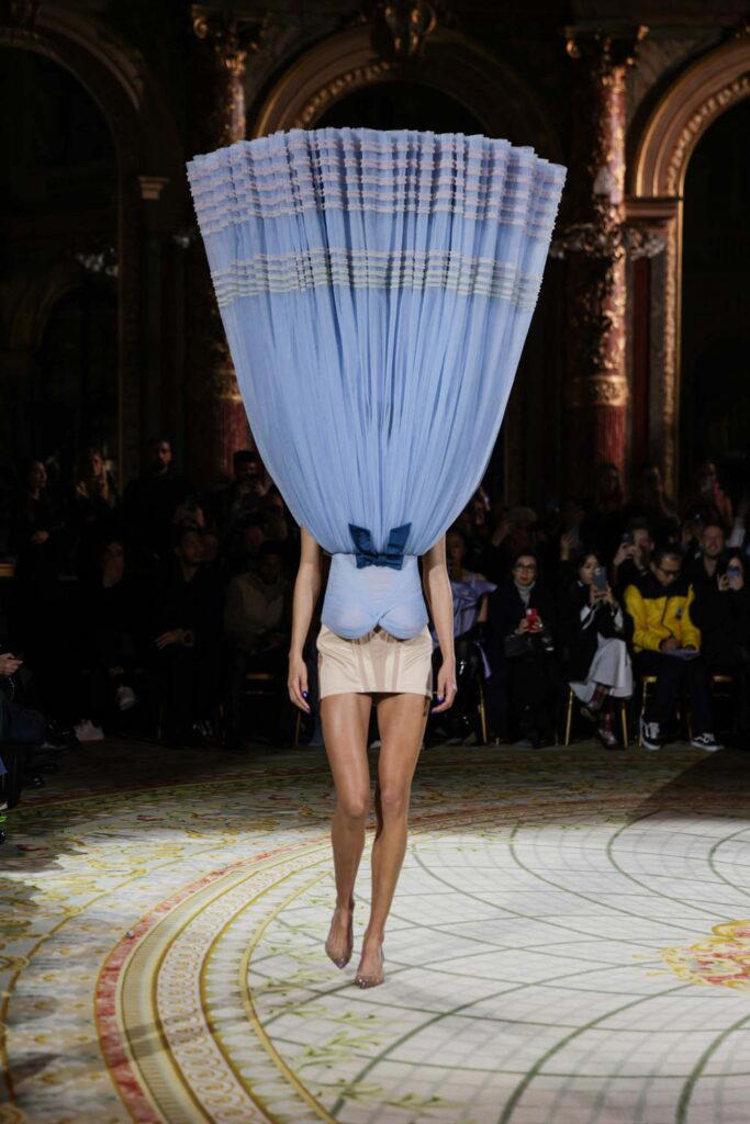 Look 15 (Credit: Viktor & Rolf)