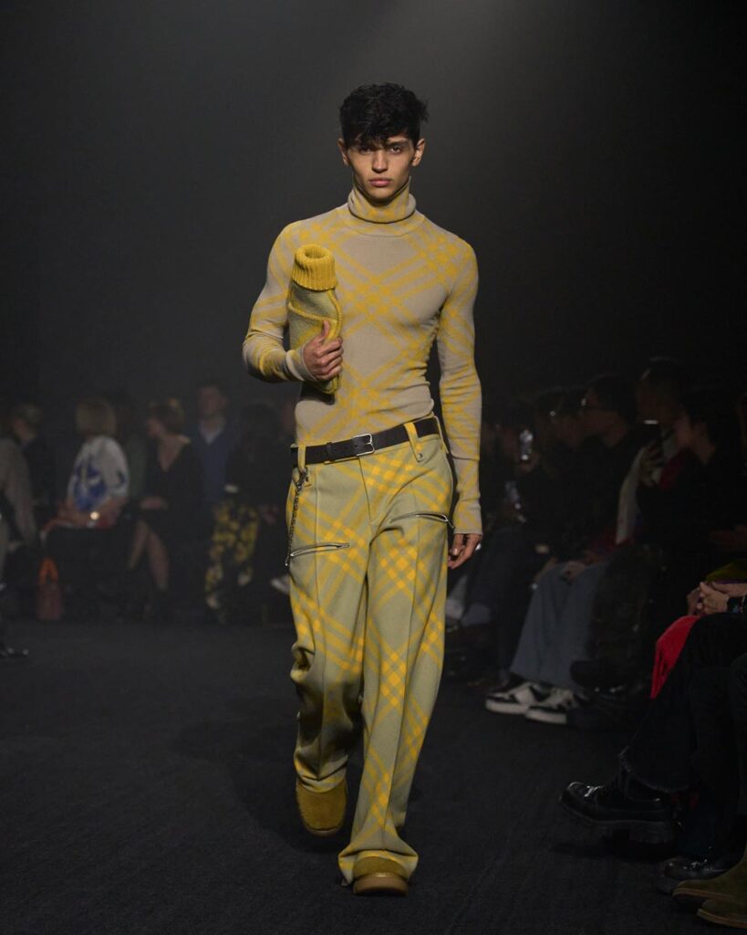 Look 17 (Credit: Burberry)