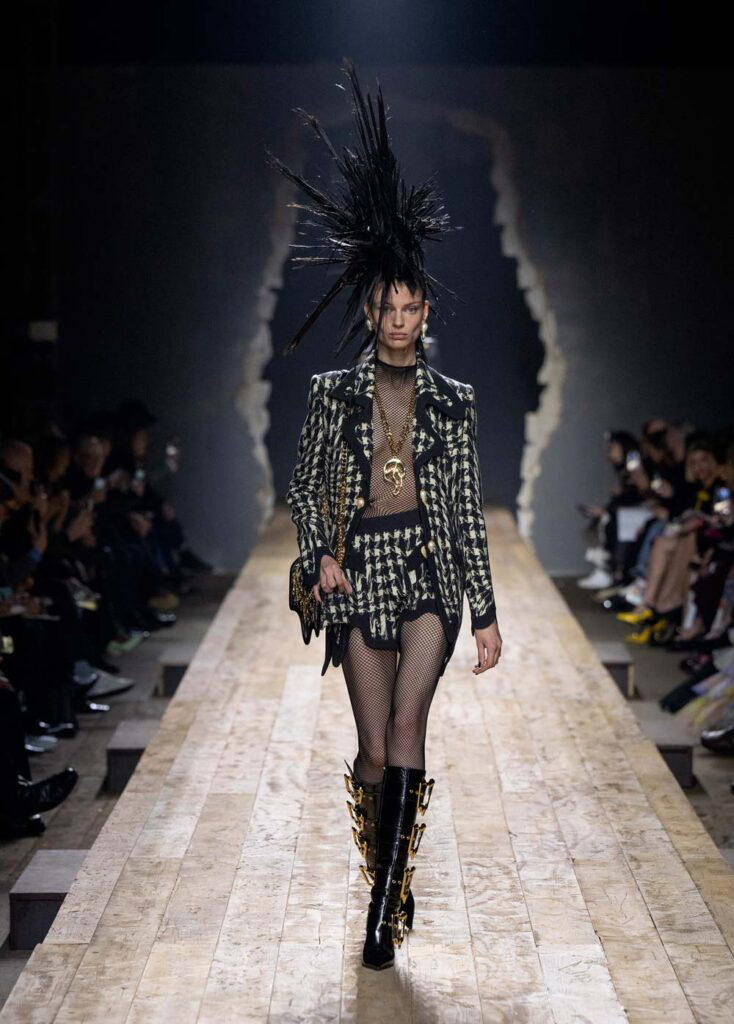 Look 5 (Credit: Moschino)