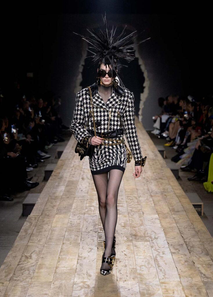 Look 11 (Credit: Moschino)