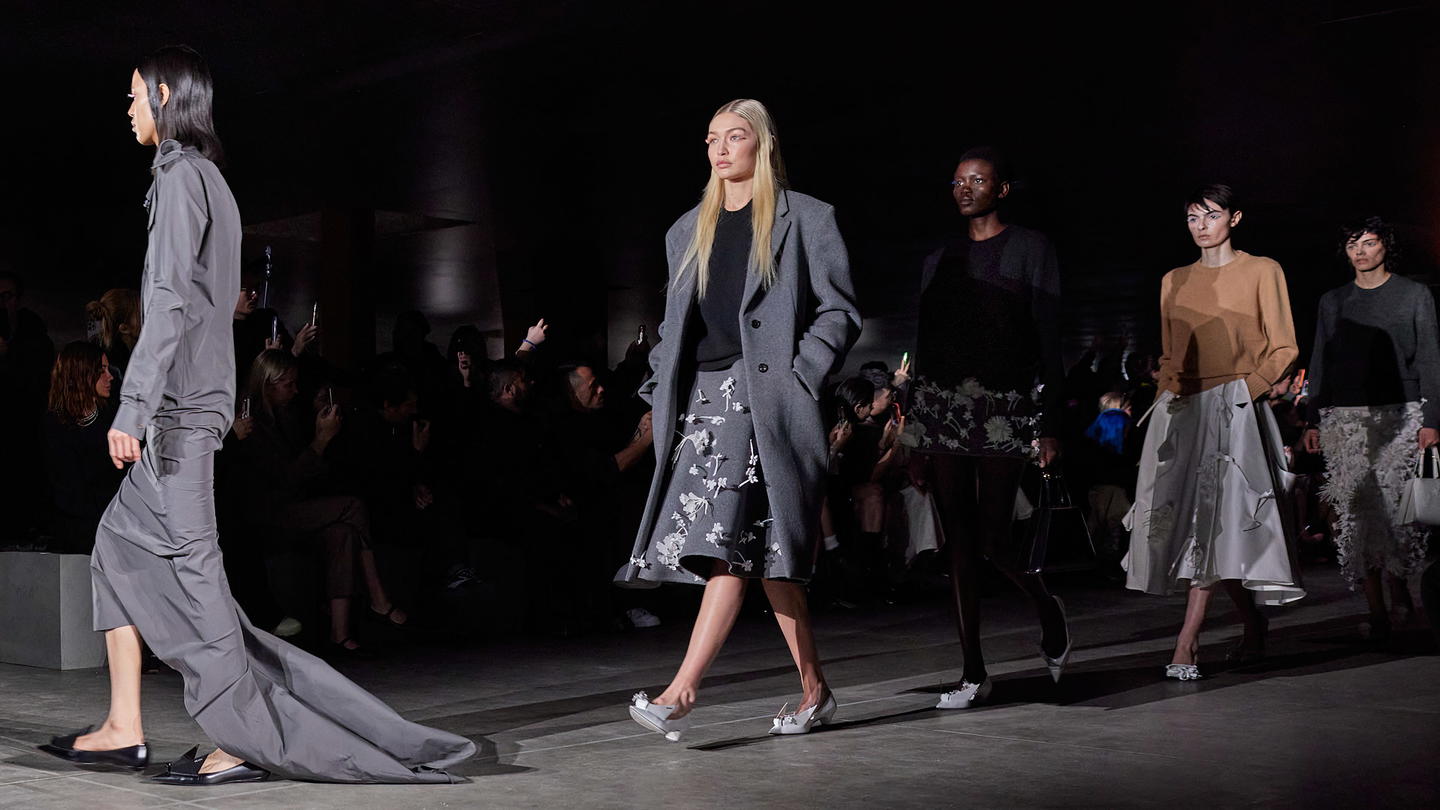 prada-fw23-aw23-womenswear-