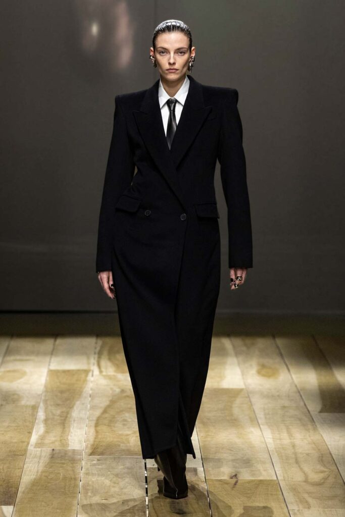 Look 6 (Credit: Alexander McQueen)