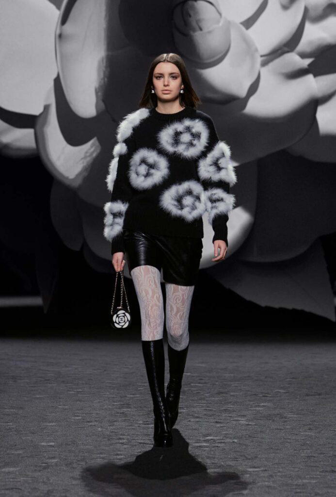Look 17 (Credit: Chanel)