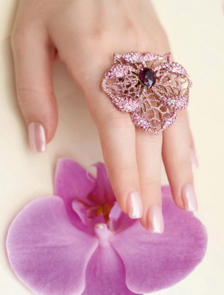Orchid cocktail ring in rose gold set with 1,200 pink sapphires and rhodolites—a&nbsp;natural Sri Lankan purple spinel of 3.07ct (Credit: D&A Jewellery)