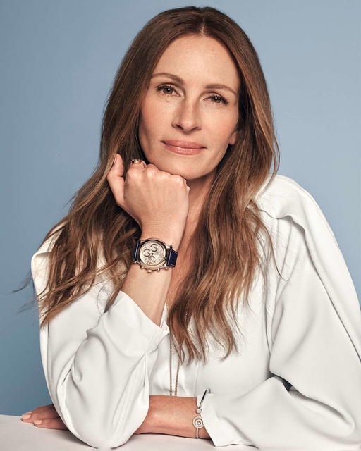 Julia Roberts wearing Happy Sport Chrono 40mm timepiece in&nbsp; rose gold and stainless steel, Happy Spirit ring in rose gold with diamonds and Happy Spirit bracelet in white gold with diamonds