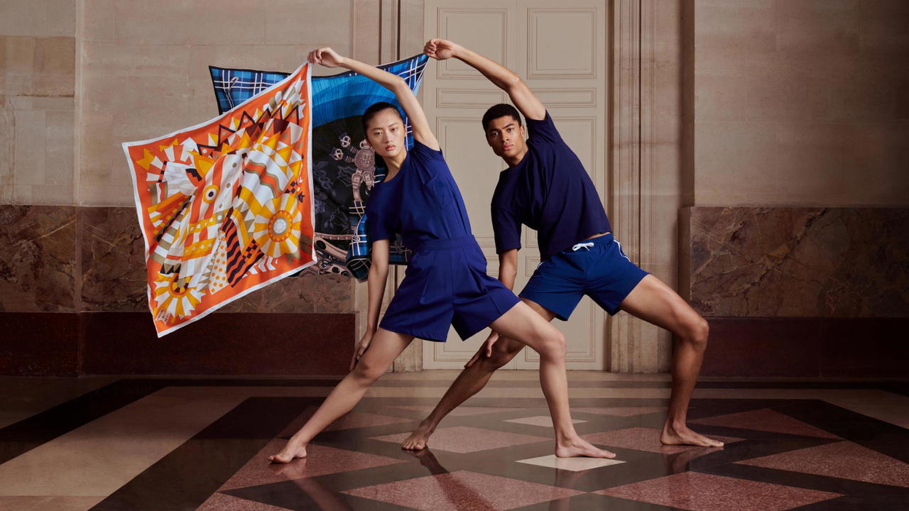 Yoga with Hermès' silk carrés only at Carré Yoga