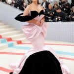 Wearing <strong>Harris Reed</strong> (Credit: Getty Images)