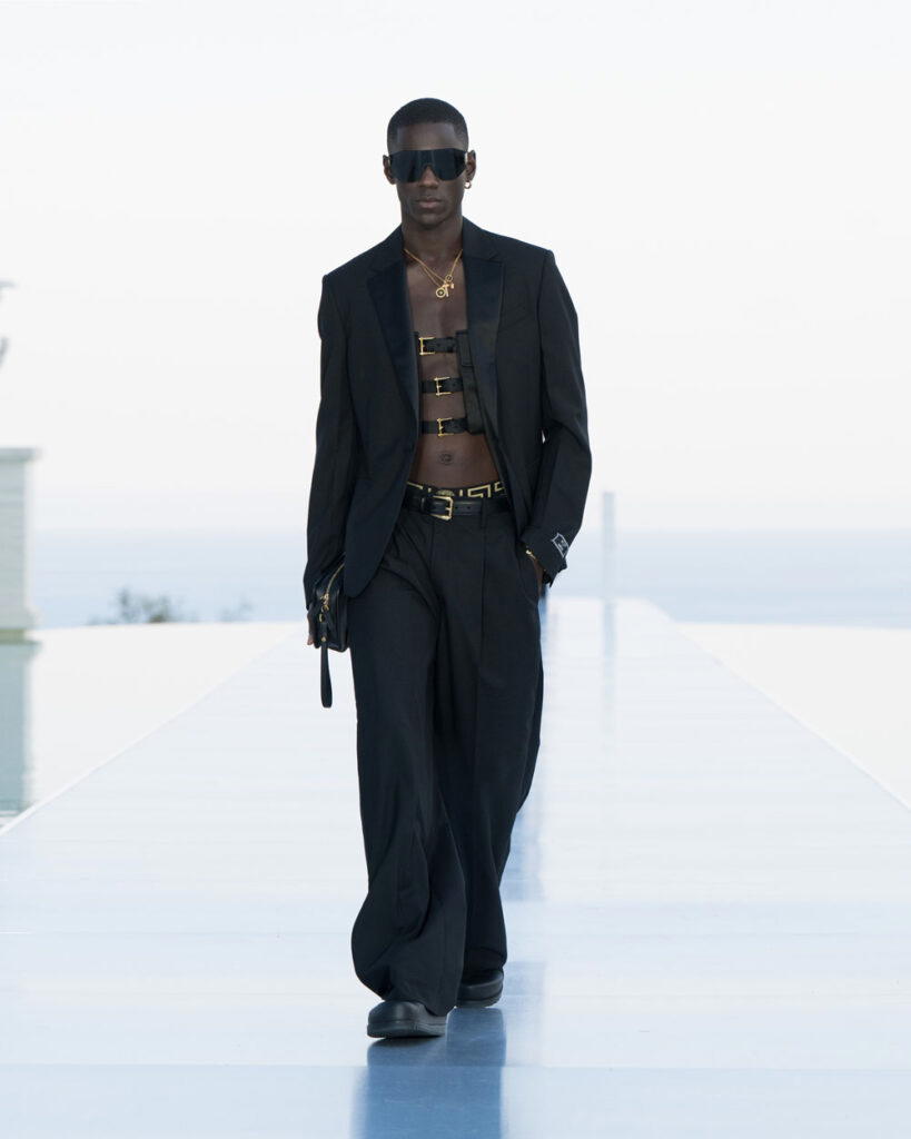 Look 39 (Credit: Versace)