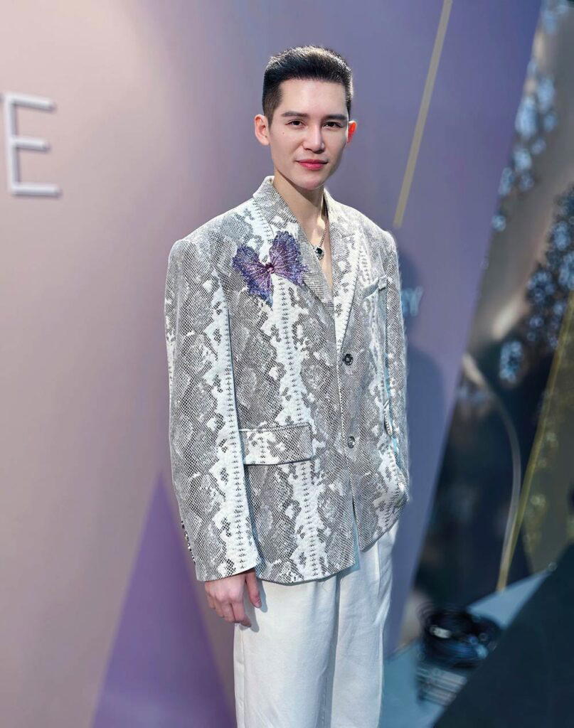 Hong wore his remarkable Ethereal Butterfly brooch statement, measuring 14.5cm by 12cm, at his first presentation at GemGenève, November 2022 (Credit: Wallis Hong)