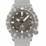 U50 DS in German Submarine Steel with a grey silicon strap (Credit: Sinn)