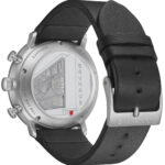 A replica of the Bauhaus building in Dessau on the glass case back (Credit: Junghans)