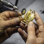 The Amfora brooch is made up of 3D gold sculptures bearing different finishing techniques (Credit: Van Cleef & Arpels)