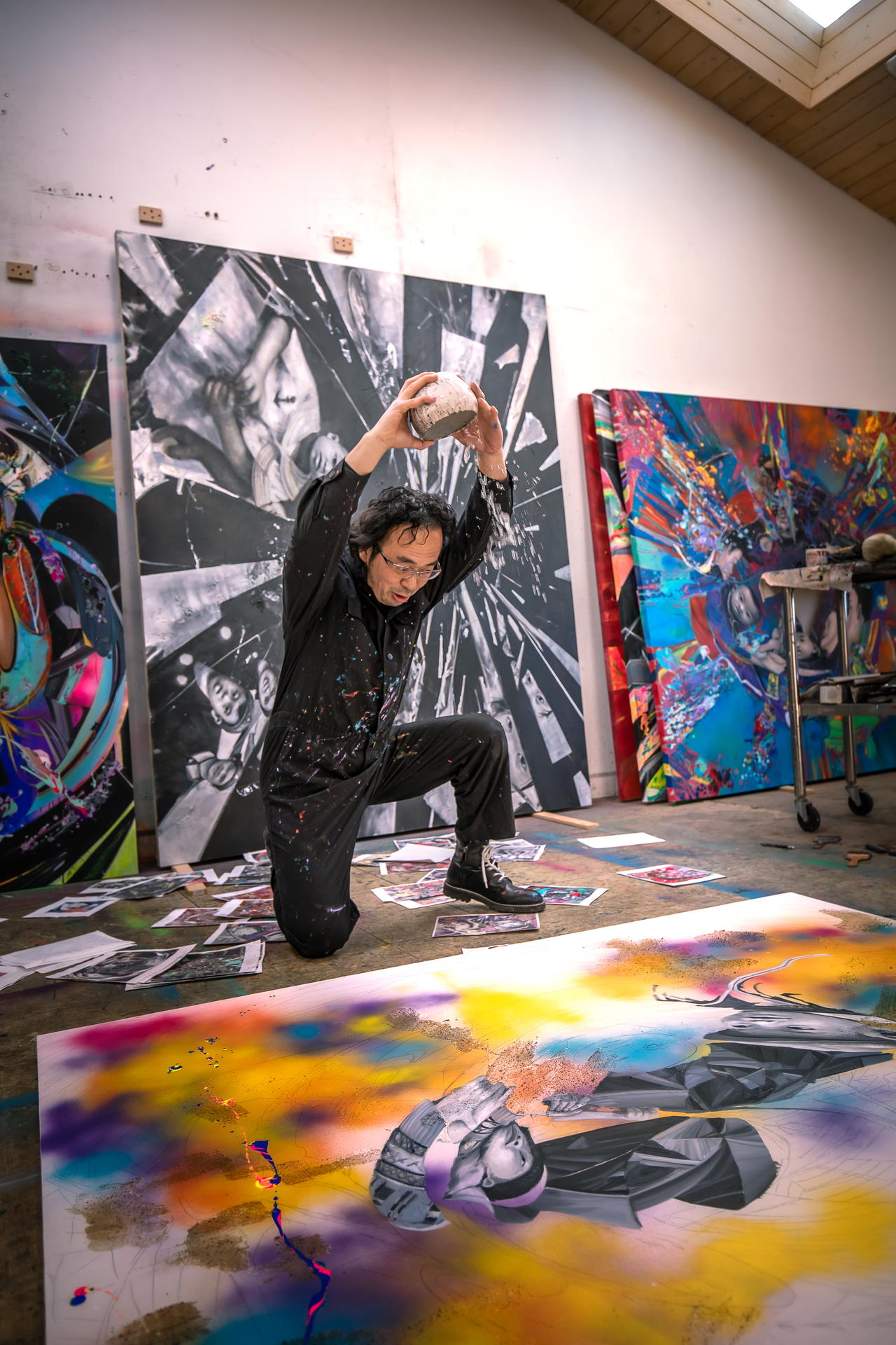 Li Tianbing in his studio. Photo courtesy of the artist and Opera Gallery