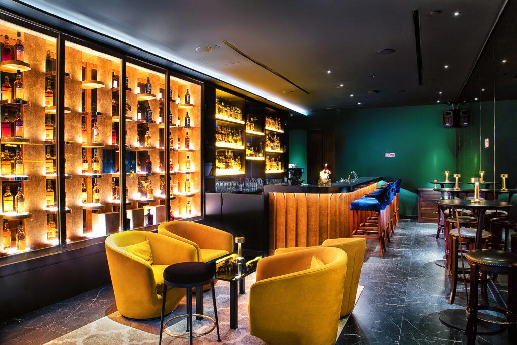 Maduro Whisky Bar