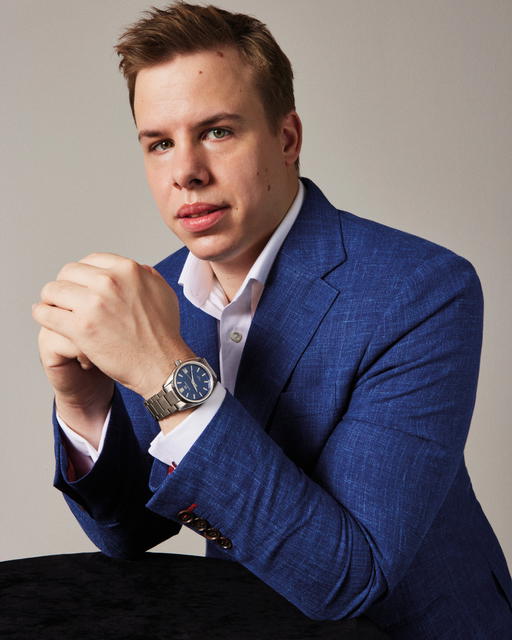 Mark Varadi wears the Grand Seiko Evolution 9 Collection SLGA019 (Credit: Mun Kong. )