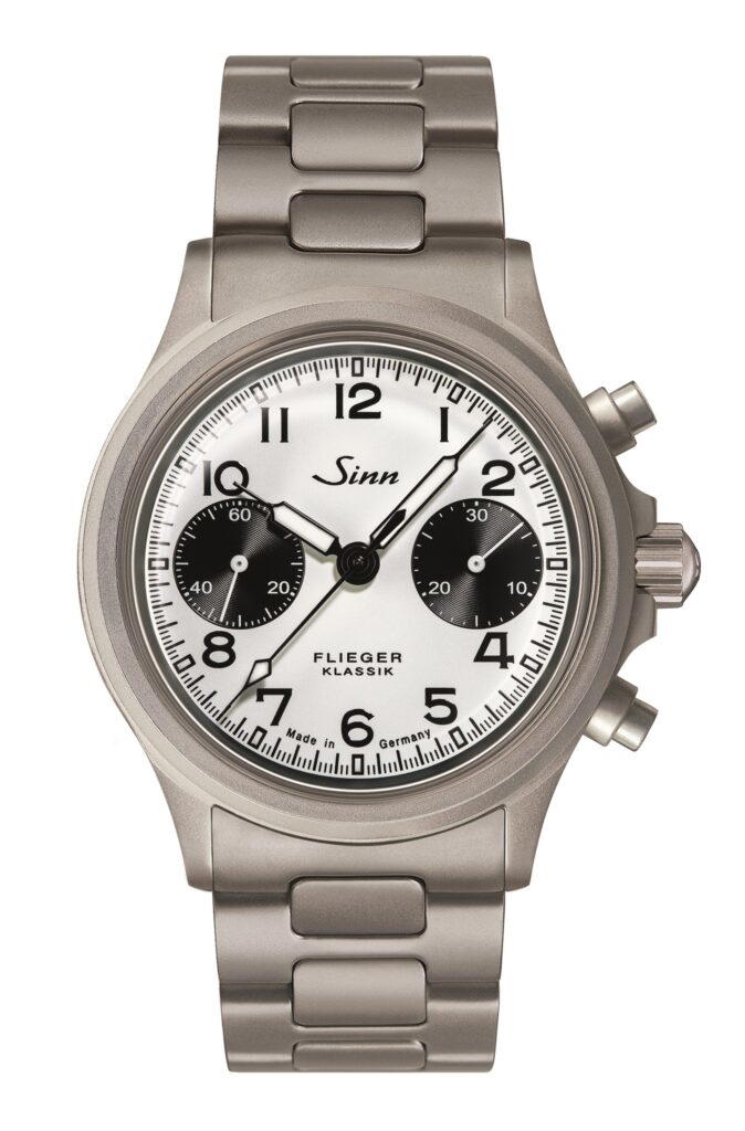 Sinn 356 Pilot Classic W in stainless steel with a stainless steel bracelet (Credit: Sinn Spezialuhren)
