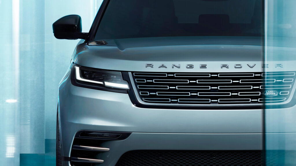 Close-up of the grille on the Range Rover Velar