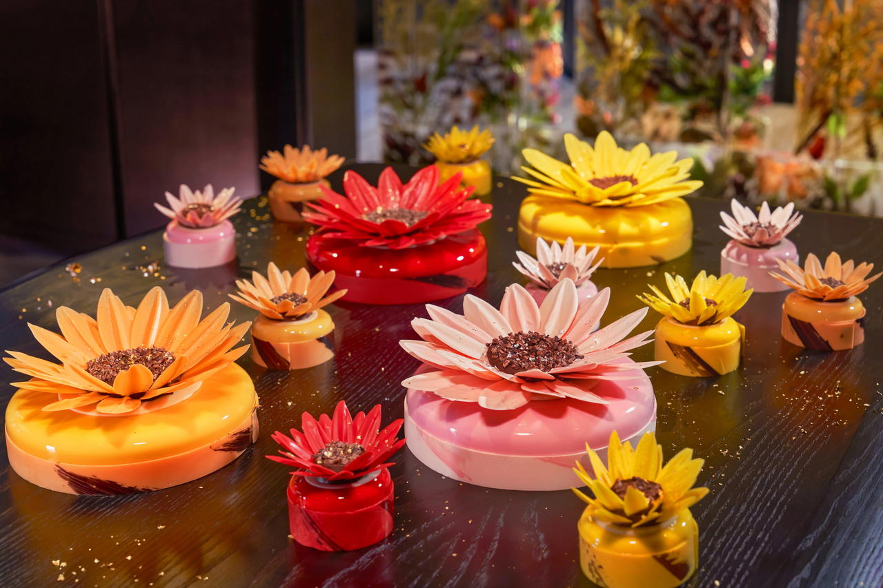 Ginger.Lily Mother's Day floral cakes