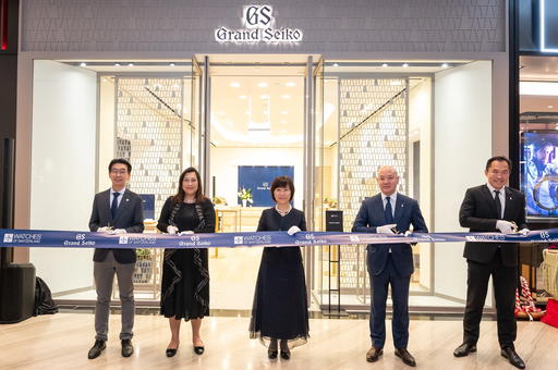 James Fong (CEO of Jewel Changi Airport Development), Ida Idris-Low (managing director of Grand Seiko Asia-Pacific), Hiromi Kanagawa (director, executive vice president of Seiko Watch Corporation), Michael Tay (group managing director of The Hour Glass), Norman Ho (group general manager of The Hour Glass) (Credit: Watches of Switzerland)