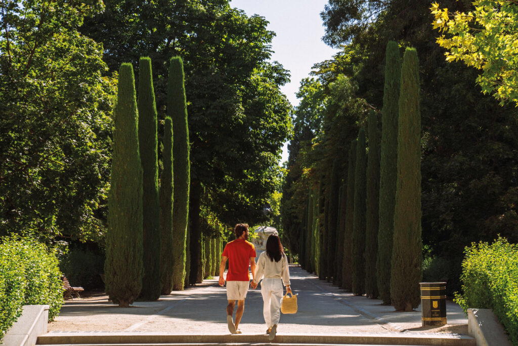 Walking in El Retiro Park