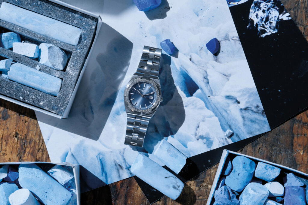 Overseas 33mm in stainless steel with diamonds