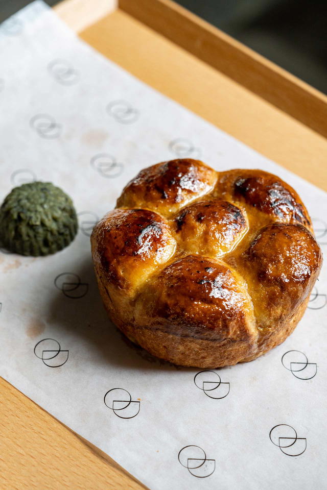 Brioche with gamtae butter