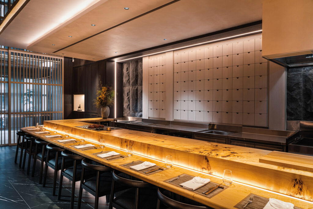 The restaurant features kaiseki-style counter seats