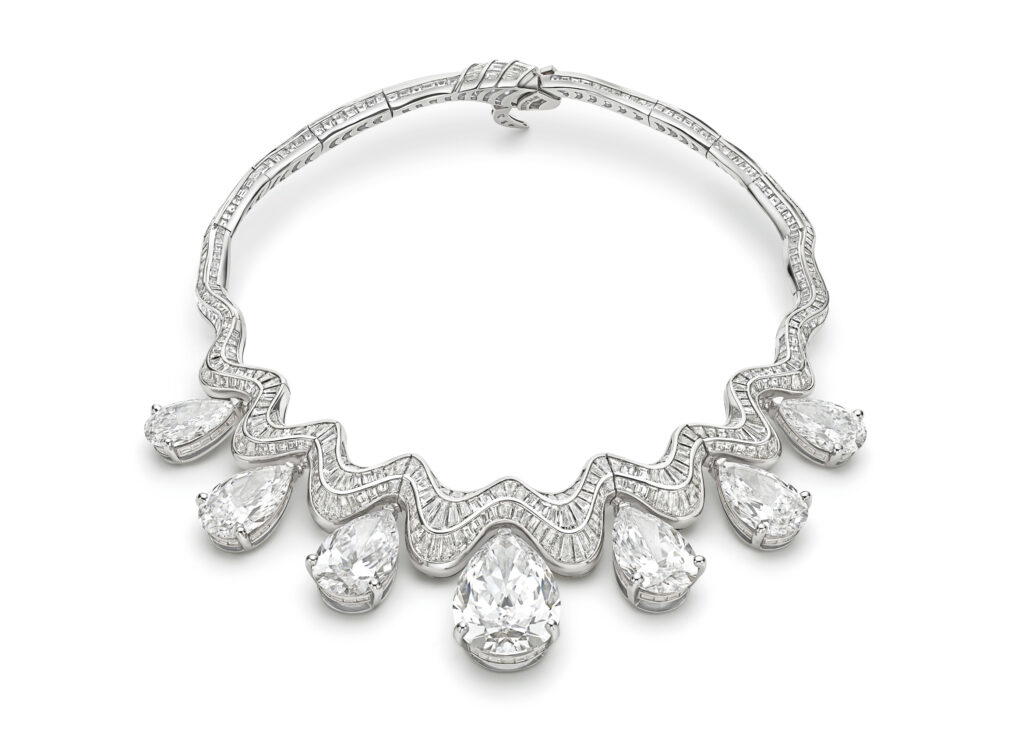 The Serpenti Aeterna necklace