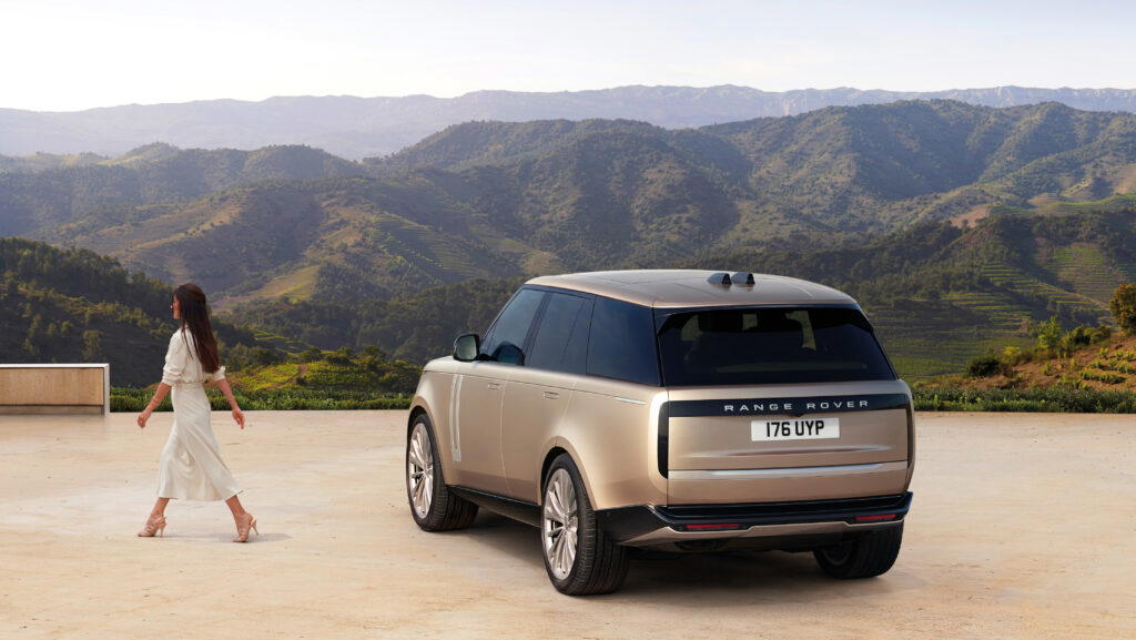 The Range Rover extended range plug-in electric hybrid (PHEV) provides new levels of performance, efficiency, and refinement