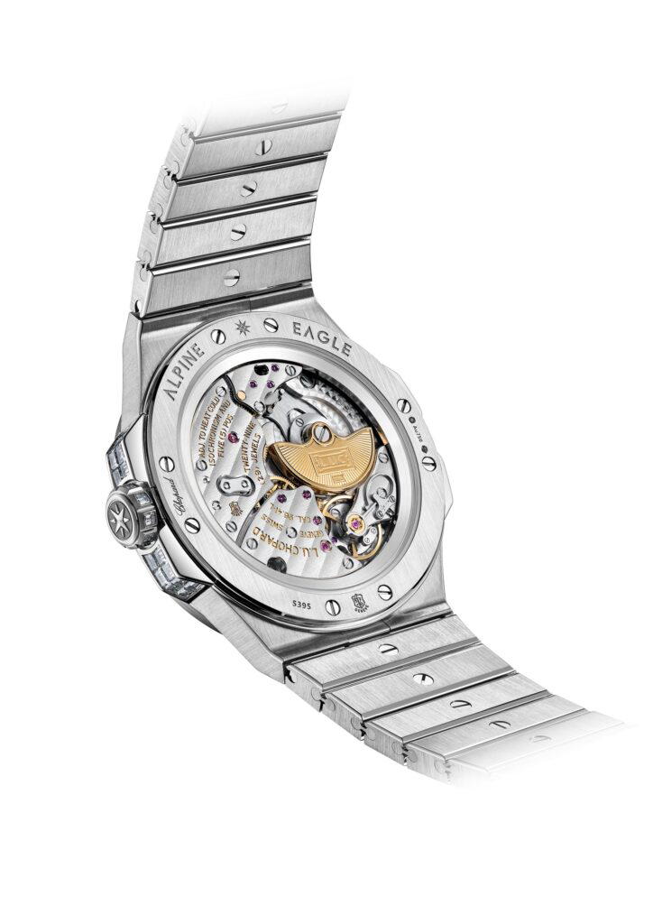 A sapphire caseback reveals Chopard's L.U.C 96.41-L movement and its off centre micro rotor 
