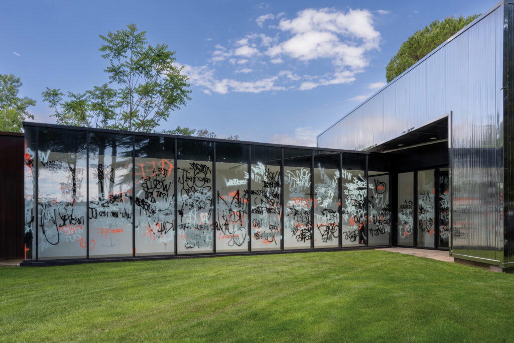 Stefan Brüggemann’s “Inside Out” is his second solo show in France