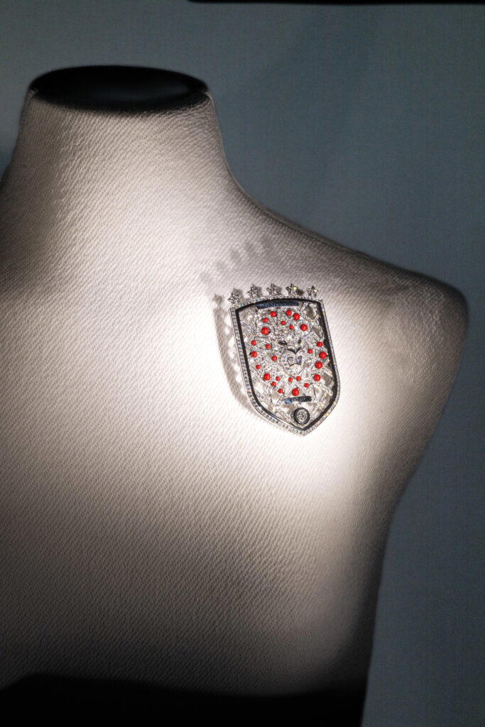 Chanel Print Lion brooch in white gold with diamonds and lacquer