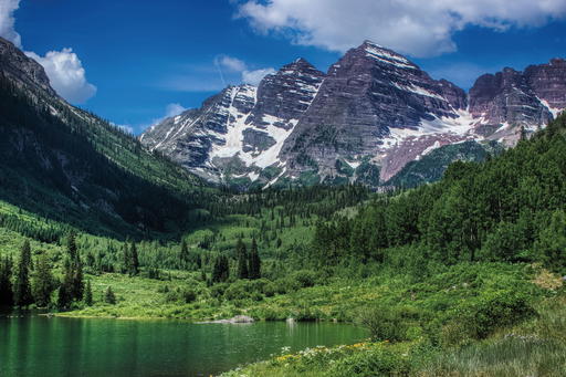 In the midst of the majestic Rocky Mountains, Aspen is a picturesque retreat