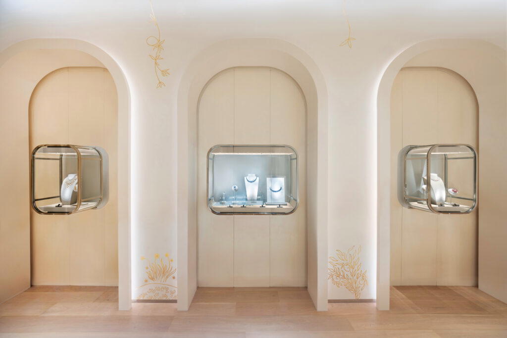 VCA boutique Raffles Singapore