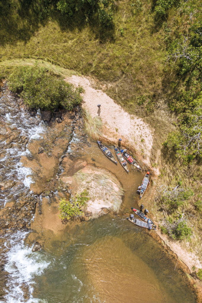 While travelling the Cassai River, the Great Spine of Africa expedition team encountered powerful rapids. They had to assess the best route to navigate the rocky waters before setting out in custom-built canoes