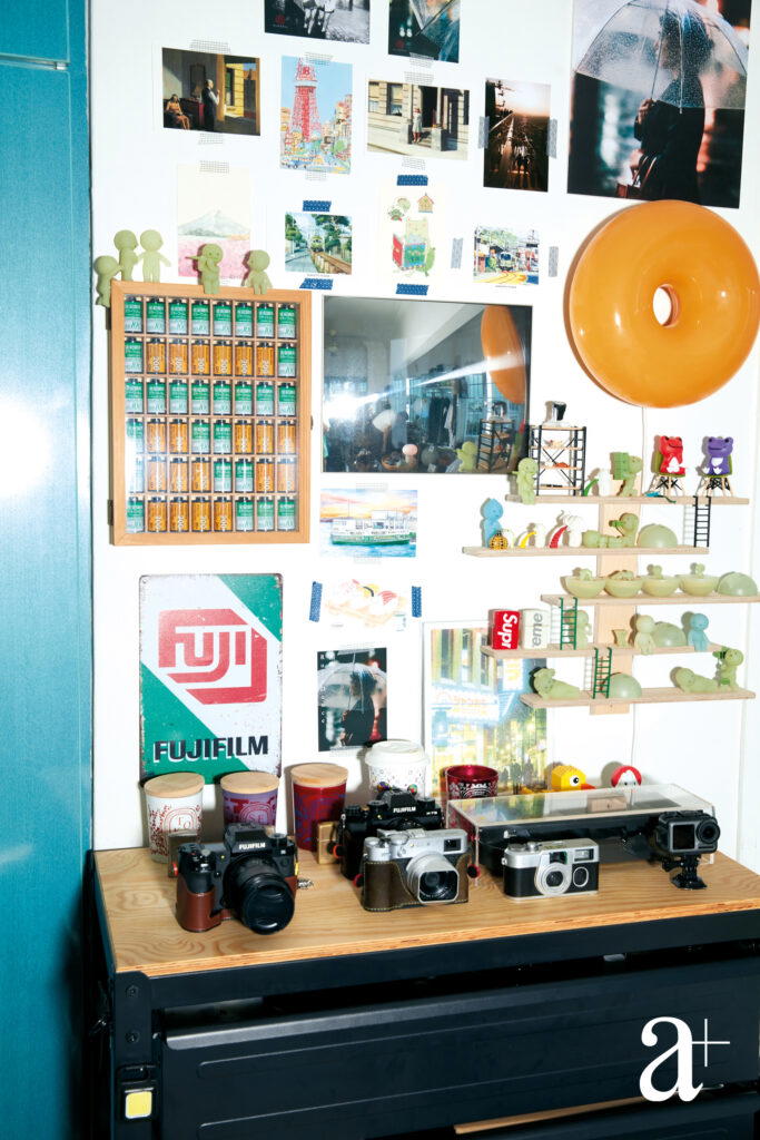 A little corner dedicated to Hoong’s love for film photography