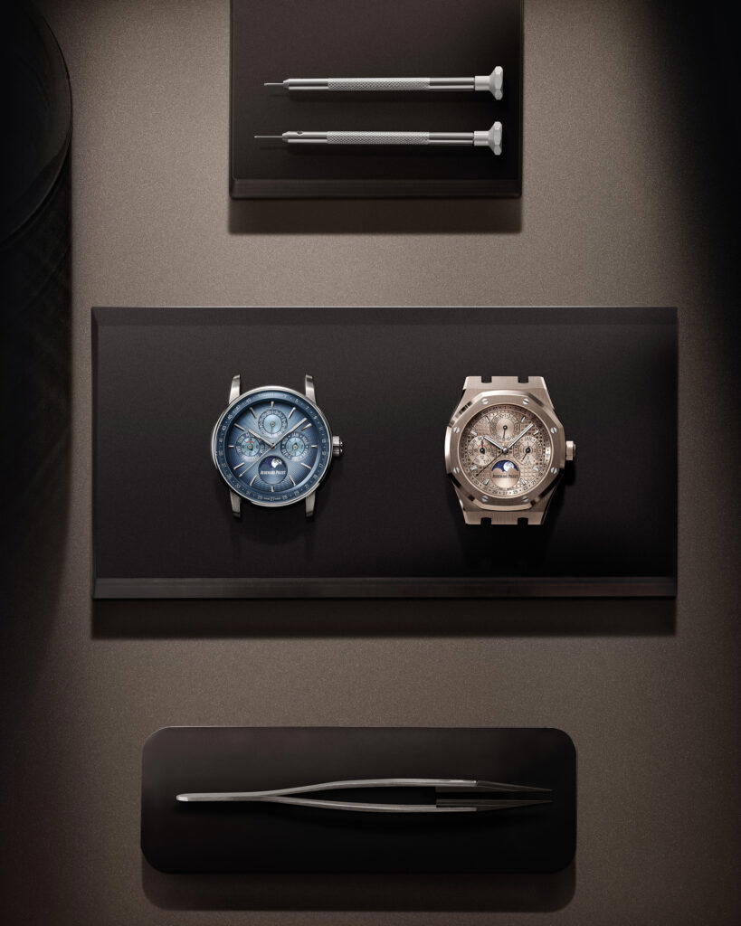 Two of the three models equipped with the new calibre 7138 (Credit: Audemars Piguet)