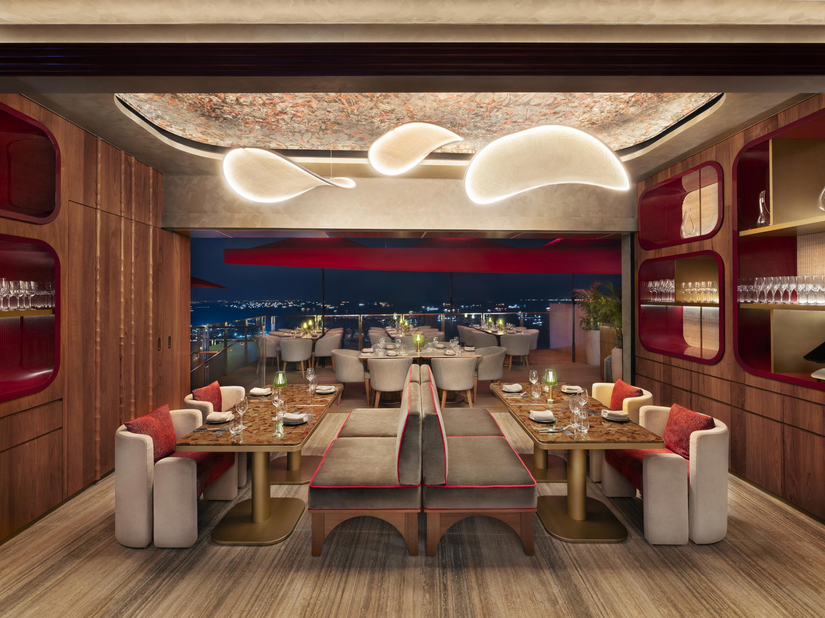 A private dining room at the recently-refurbished Cé La Vi (Credit: Cé La Vi Singapore)