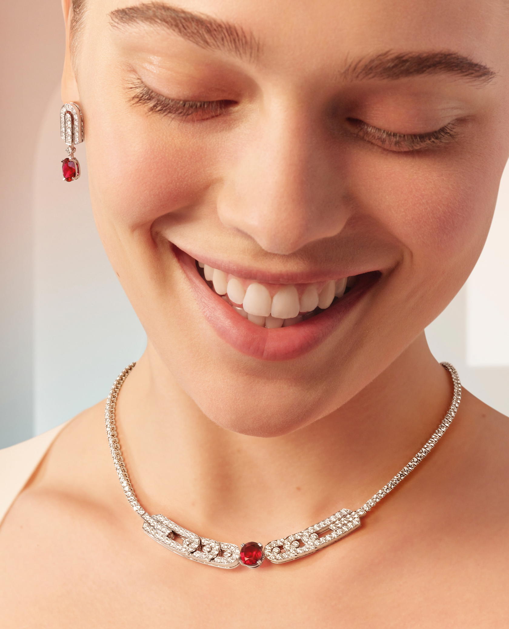 1936 necklace in white gold with diamonds and a Mozambique ruby (Credit: Fred)