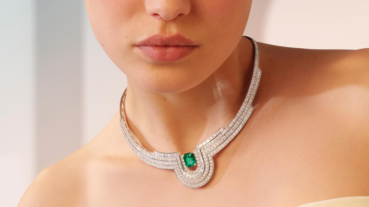 1936 necklace in white gold with diamonds and a 4-ct Muzo emerald (Credit: Fred )