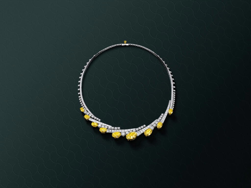 Necklace in white gold with fancy yellow diamonds and diamonds (Credit: Graff)