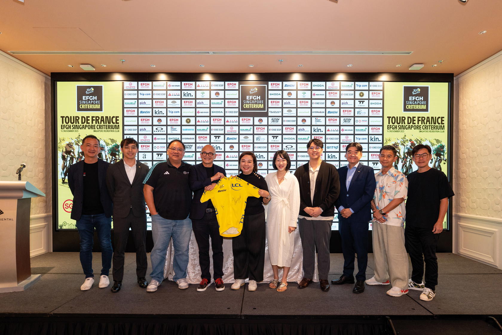 The signing ceremony for Embed Financial Group Holdings, 2025’s new title sponsor, was attended by sponsors and partners (Credit: Tour de France EFGH Singapore Criterium)