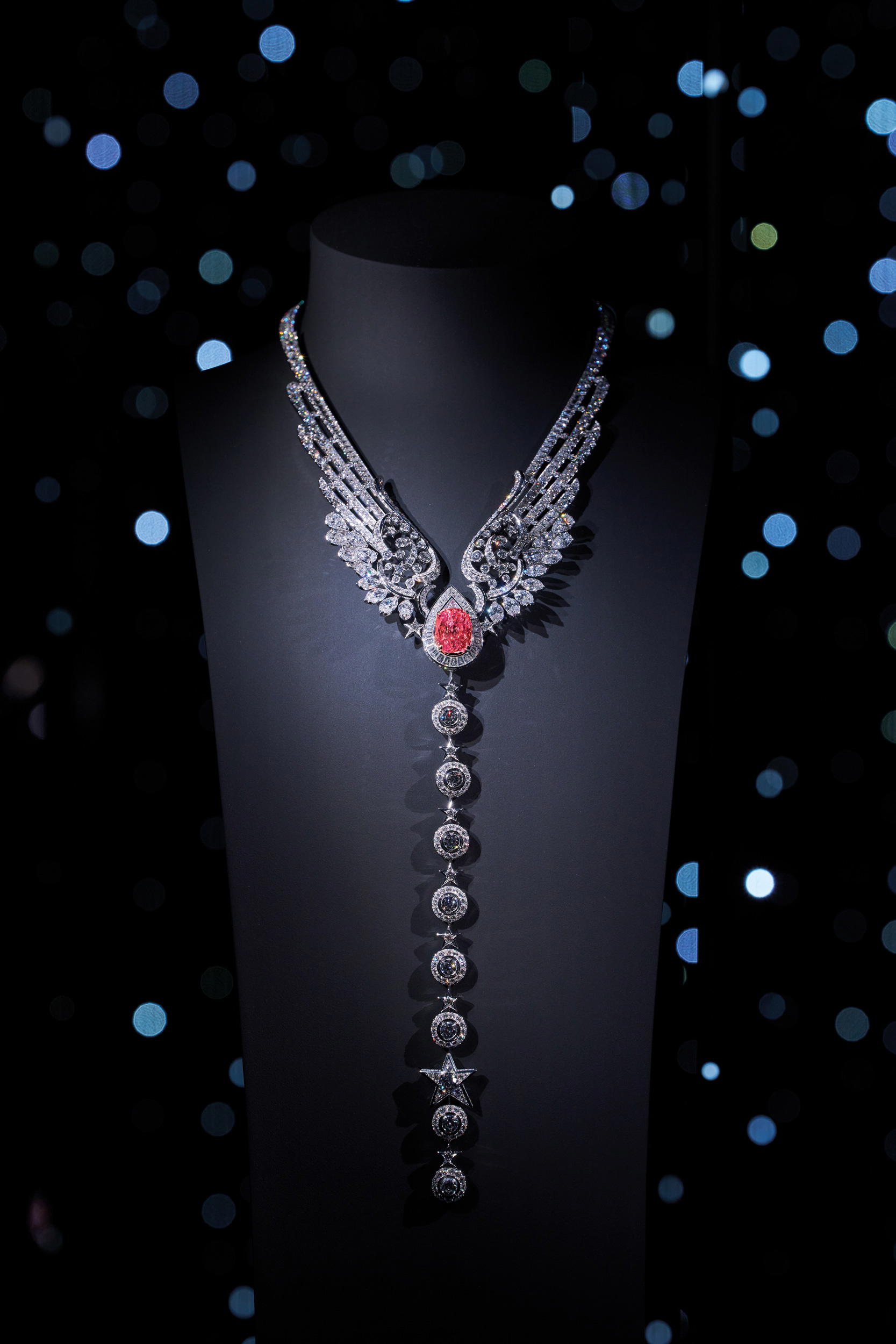 Wings of Chanel necklace in white gold and platinum with diamonds and a 19.55-ct padparadscha sapphire (Credit: Chanel)
