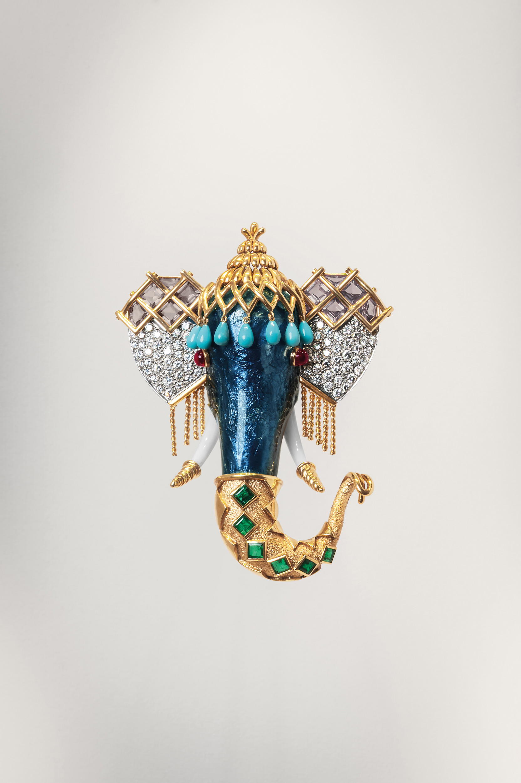 “Legendary Legacy” exhibition